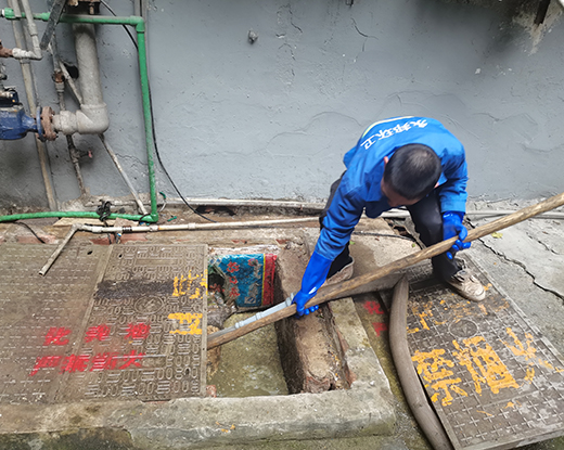 杨市办事处清掏化粪池